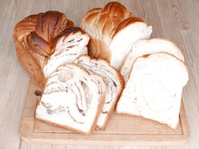 こうぼ屋さんのマーブル食パン（1.5斤）